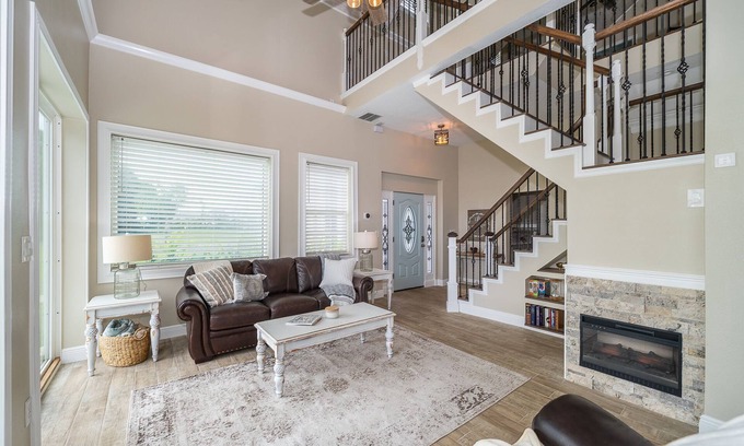 Davenport Other | Private Ranch Style Home on Lake with gated access…couples retreat, very private
