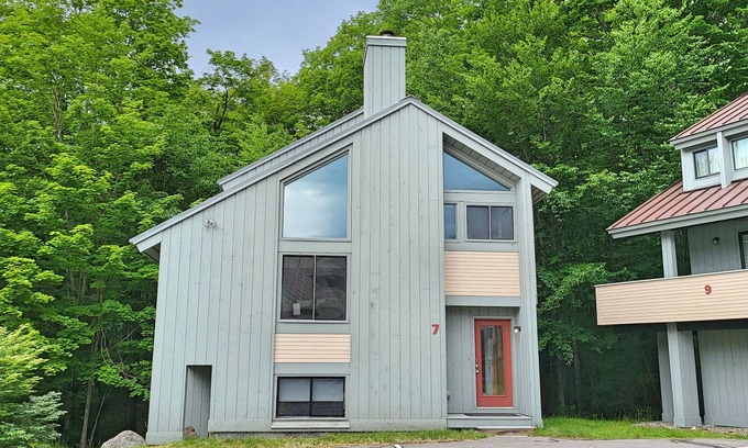 Lincoln House | Private, stand-alone, updated unit, abuts woods, pet-friendly. C0007 by LRS