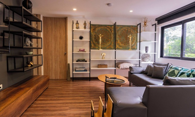 Zona Rosa Apartment | Provenza, Parque Lleras 2 bed apt. WiFi, AC