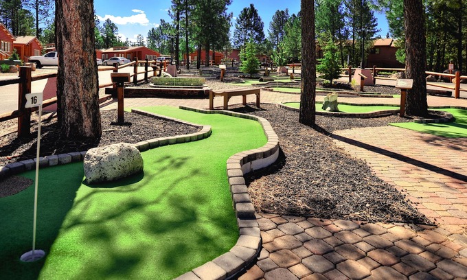 Pinetop Hotel | PVC at The Roundhouse Resort
