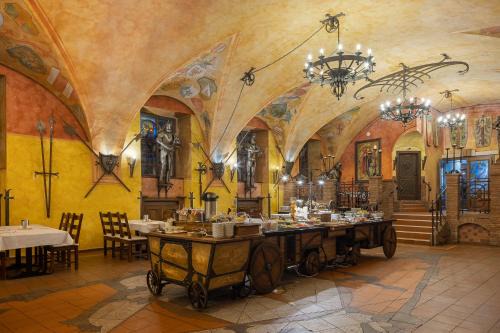 Mala Strana Hotel | Pytloun Old Armoury Hotel Prague, Stará Zbrojnice