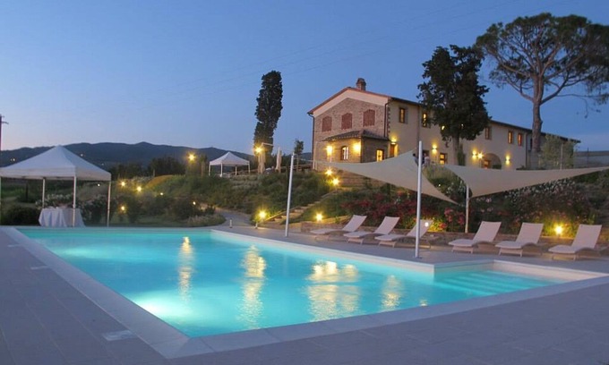 Vinci House | Quaint Holiday Home in Florence Tuscany with Swimming Pool