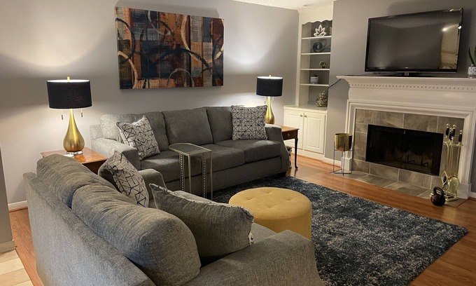 Hoover Condo | Quaint, Quiet, and Comfortable Home Away From Home