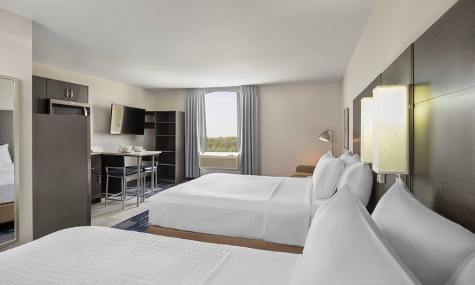 Winnipeg Hotel | Quality Inn and Suites Winnipeg