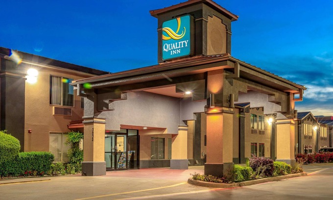 Forest Hill Hotel | Quality Inn Forest Hill - Fort Worth South