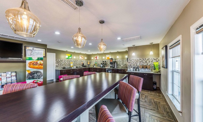 Glenpool Hotel | Quality Inn Glenpool - Tulsa