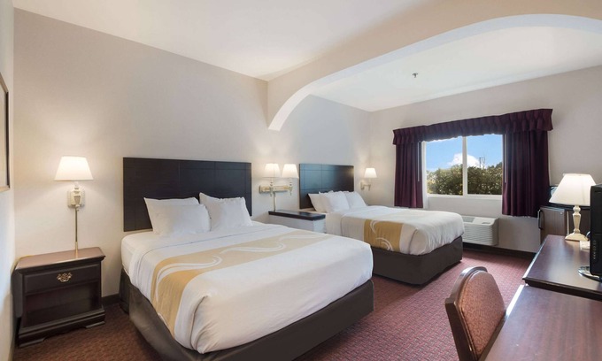 Guide Meridian Hotel | Quality Inn Grand Suites Bellingham
