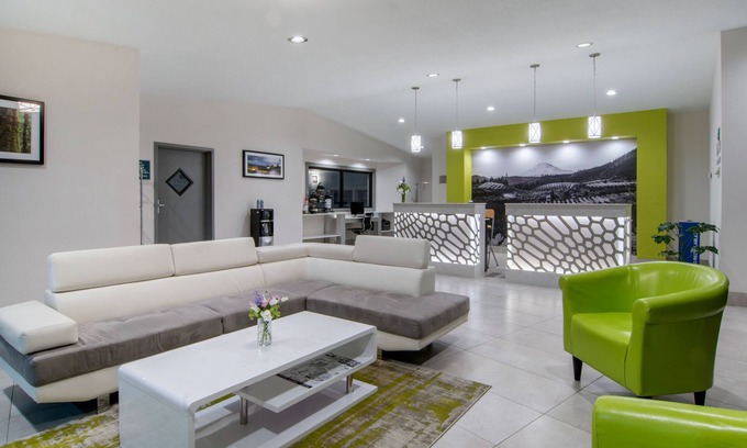Albany Hotel | Quality Inn & Suites Albany Corvallis