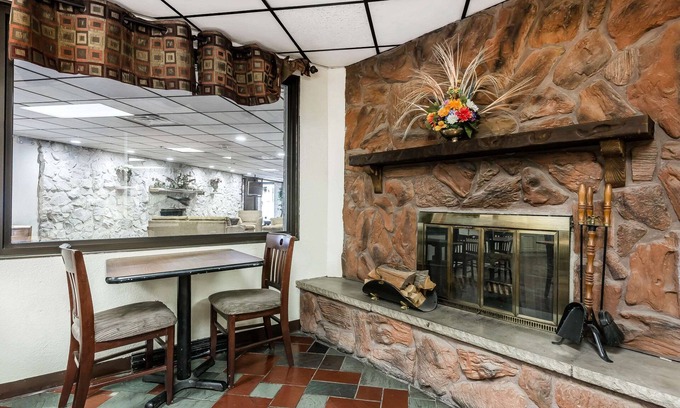 Port Crane Hotel | Quality Inn & Suites Binghamton Vestal