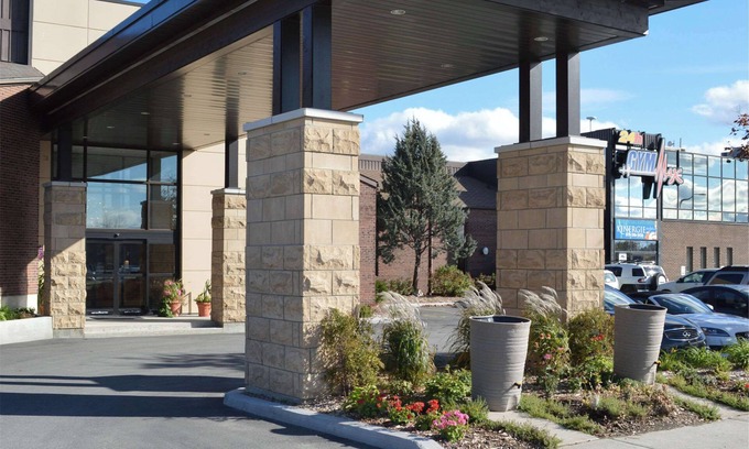District des Promenades Hotel | Quality Inn & Suites Gatineau
