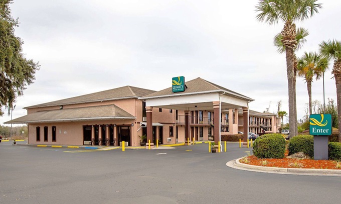 Boys Ranch Hotel | Quality Inn & Suites Live Oak I-10 Exit 283