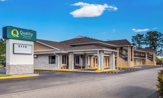 Suffolk Hotel | Quality Inn & Suites Suffolk West