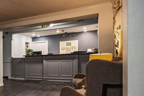Tulare Hotel | Quality Inn & Suites Tulare