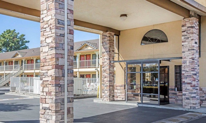 Woodland Hotel | Quality Inn & Suites Woodland - Sacramento Airport