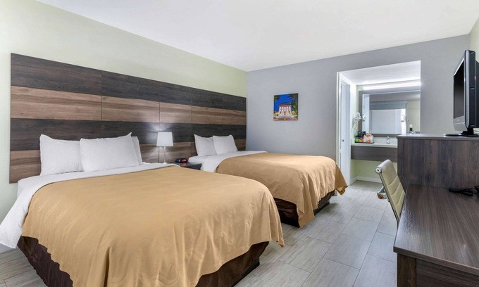Gainesville Hotel | Quality Inn University North I-75