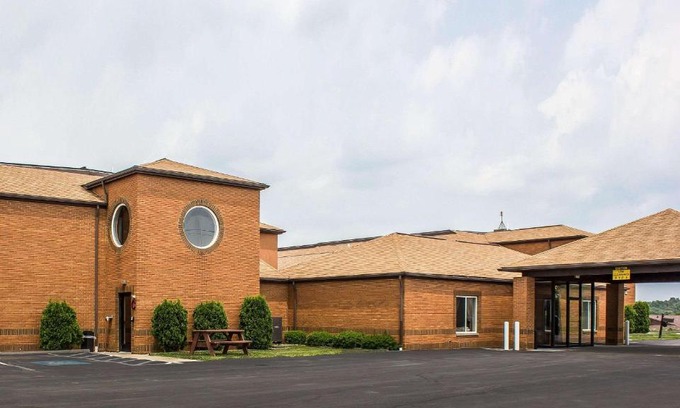 Clarion Hotel | Quality Inn
