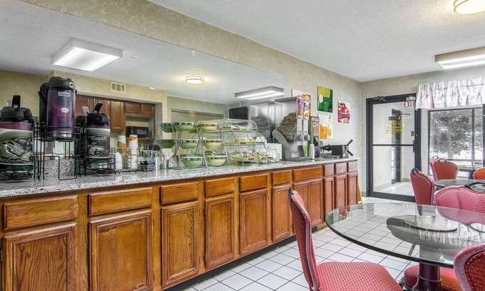 Flowery Branch Hotel | Quality Inn