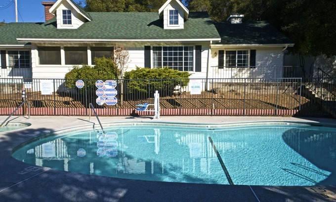 Mariposa Hotel | Quality Inn Yosemite Valley Gateway