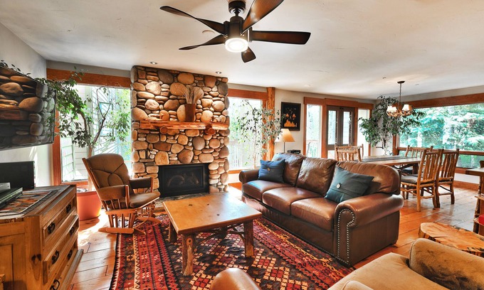 North Park City Condo | Quiet & Cozy: Ideal Location Near Hiking/Biking Trails, Ski Slopes & Main St.