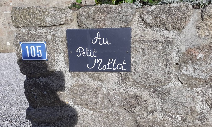 Reville Cottage | Quiet fisherman's cottage, 400 m from beach, sea view. Ideal for families