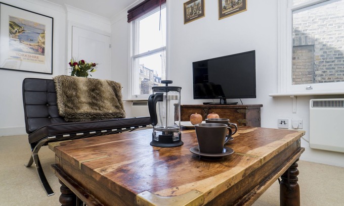 Warwick Apartment | Quiet Flat Pimlico. Victoria Station Westminster * Fantastic Central Location *