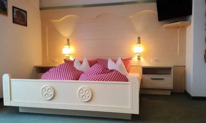 Reith im Alpbachtal Apartment | Quiet location with balcony, double bed and bunk bed (Apartment 4)