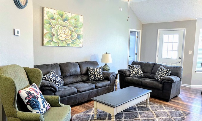 Madison House | Quiet Nature Lover's Paradise - Research Park Area of HSV/Madison