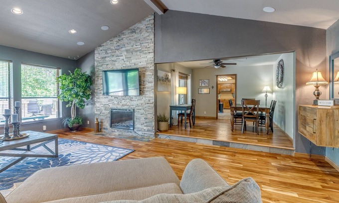 Edmond House | Quiet, spacious home with large deck in secluded Forest Oaks in central Edmond .