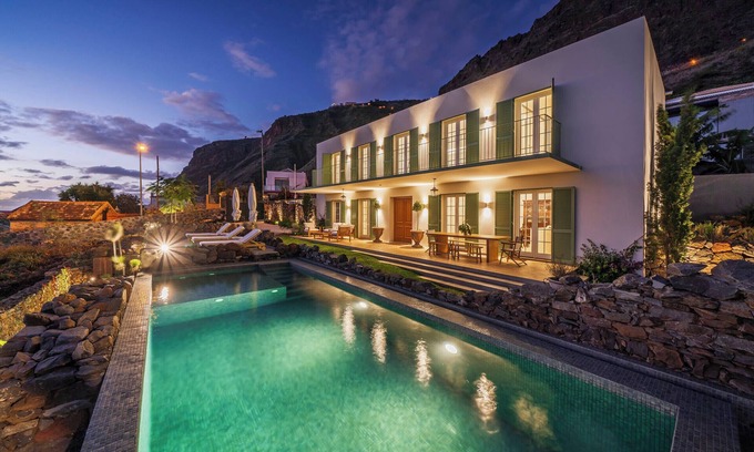 Prazeres Villa | Quinta Marefe - On the stunning west coast