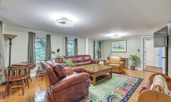Putnam House | Quintessential New England Home w/Patio & Grill!