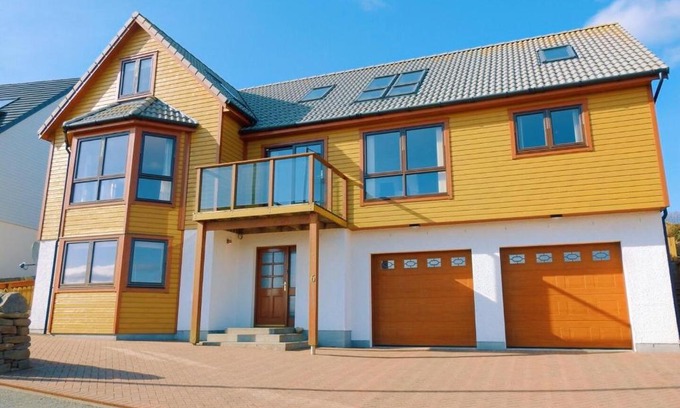 Lerwick House | Quoys Self Catering
