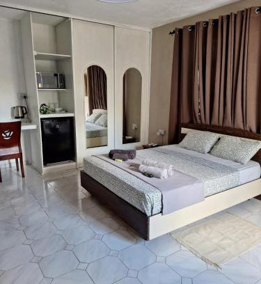 Tombeau Bay House | R Garden Studio 1 - Ensuite avec accès privé et indépendant