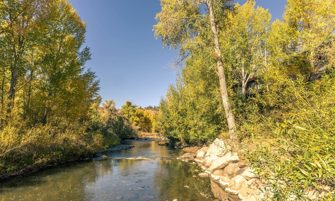 Steamboat Springs Hotel | Rabbit Ears Motel