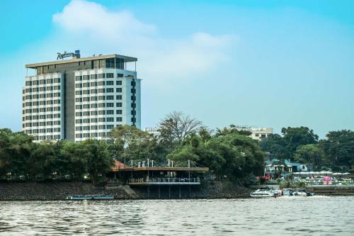 Brazzaville Hotel | Radisson Blu M'Bamou Palace Hotel, Brazzaville