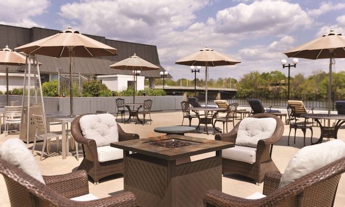 Grand Rapids Hotel | Radisson Hotel Grand Rapids Riverfront