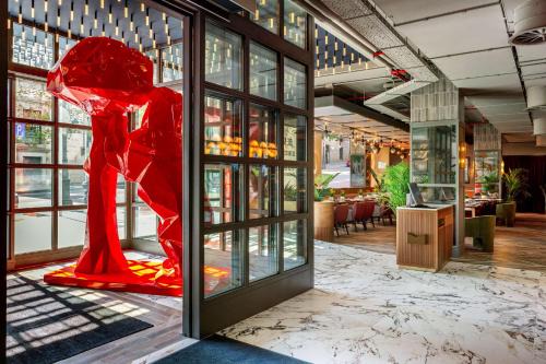 Golden Triangle of Art Hotel | Radisson RED Madrid
