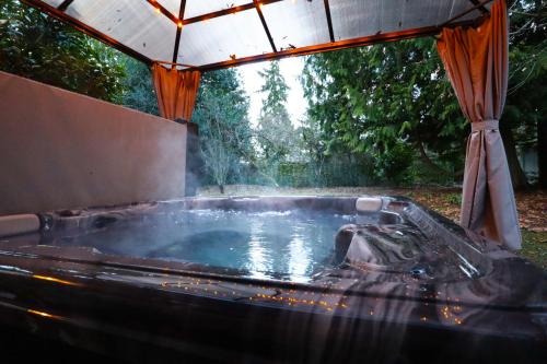 Lakeland North House | Raindrop Getaway