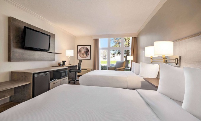 Cornwall Hotel | Ramada by Wyndham Cornwall
