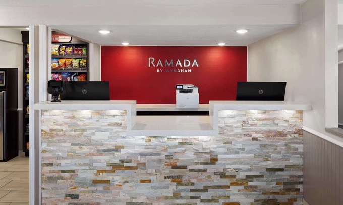 Medford Hotel | Ramada by Wyndham Medford Airport North