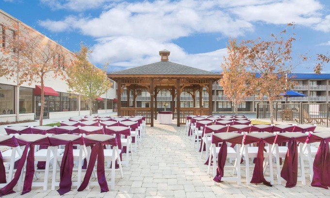 Terry Sanford Hotel | Ramada Plaza by Wyndham Fayetteville Fort Bragg Area