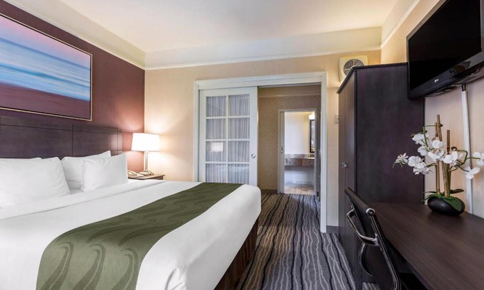 Mission Valley Hotel | Ramada Suites by Wyndham San Diego Hotel Circle Area