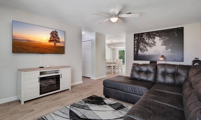 Tallahassee House | Rare Find 3b Pet Friendly Renovated