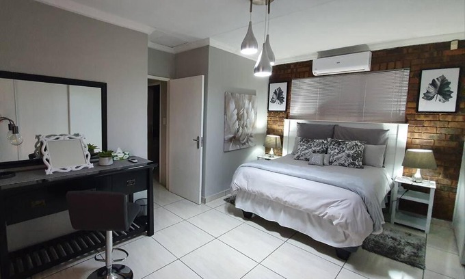 Boksburg House | Ravenstone Cottage, 2 bedrooms, maximum 4 guests