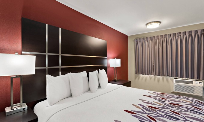Downtown Hotel | Red Roof Inn Redding