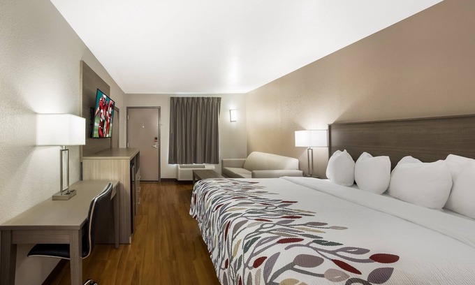 Thomasville Hotel | Red Roof Inn & Suites Thomasville