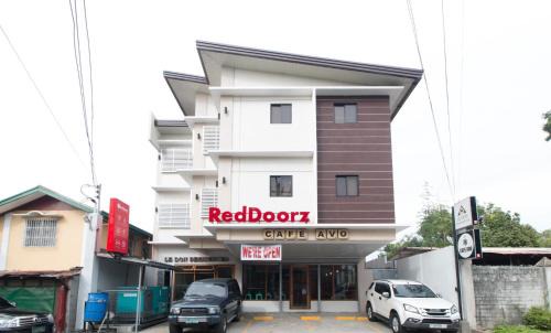 Bacolod Hotel | RedDoorz Plus @ Diola Villamonte Bacolod