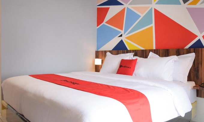 Medan House | RedDoorz Plus near UNIMED Medan