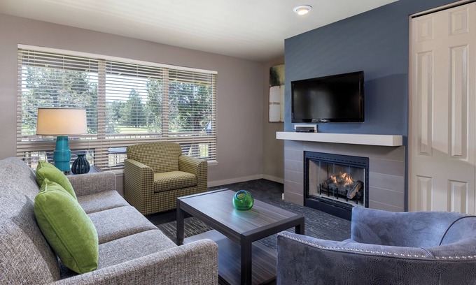 Redmond Resort | Redmond, OR: 2 Bedroom Condo with Balcony, Mini Kitchen, 2 Pools, 3 Golf Courses