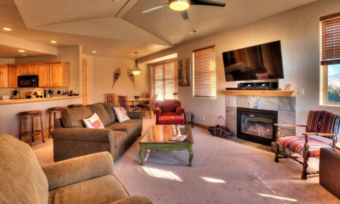Kimball Junction Condo | Reduced Spring Rate.Convenient Location. 5starReviews. 3 Bed, 2 Bath with Views