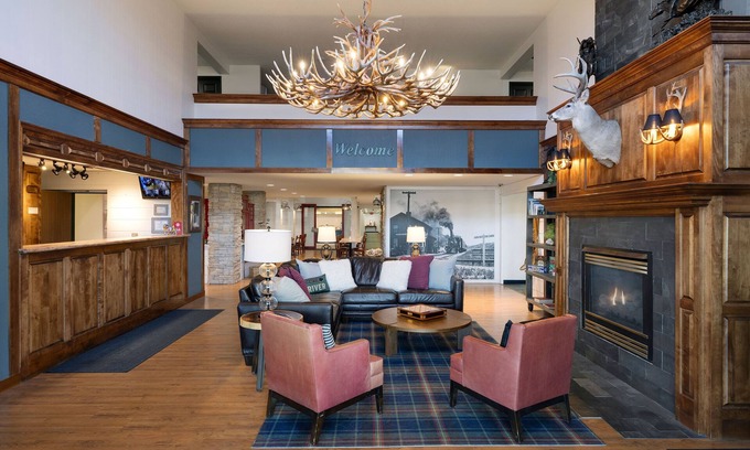 Redwood Falls Hotel | Redwood Lodge